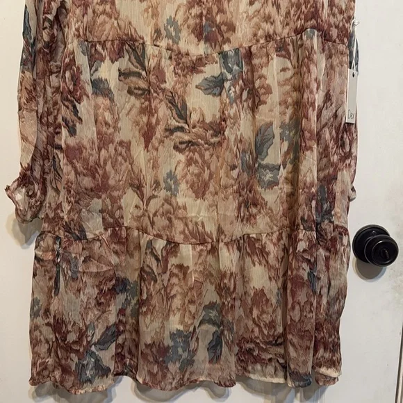Dex antique rose floral dress
Size XL - Picture 3 of 5